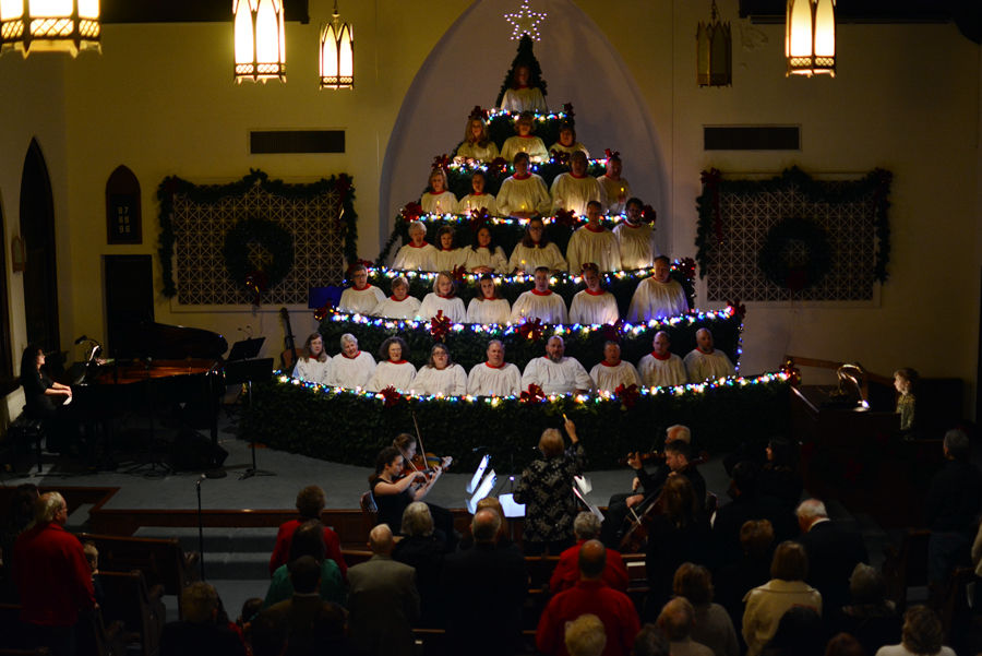 J-OBC-Singing Christmas Tree_4333.jpg